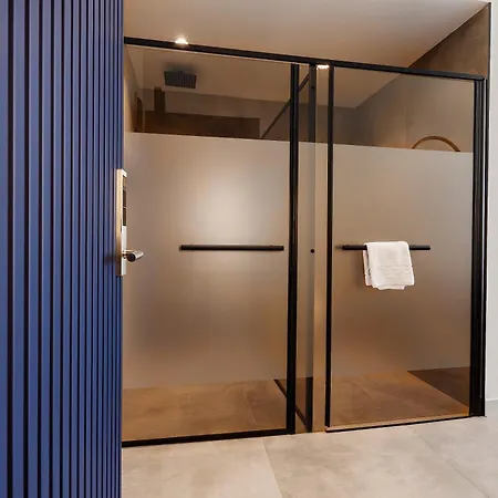Otel The One Living - Adult Only